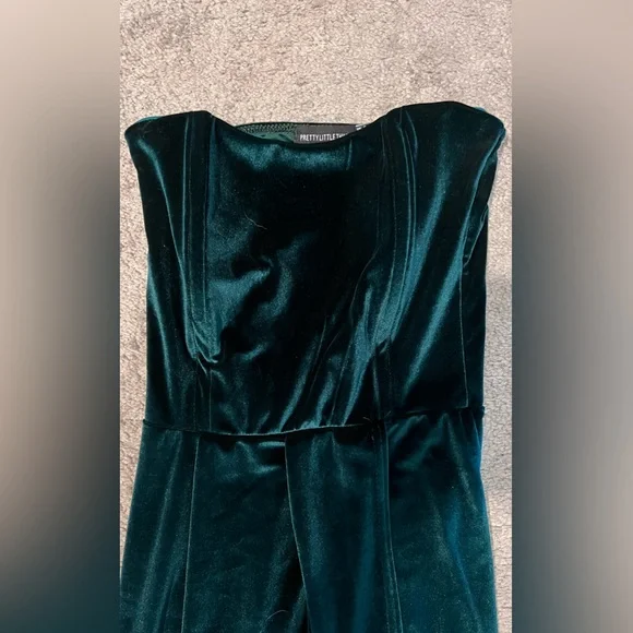 PrettyLittleThing | Dresses | Velvet Emerald Plt Dress | Poshmark